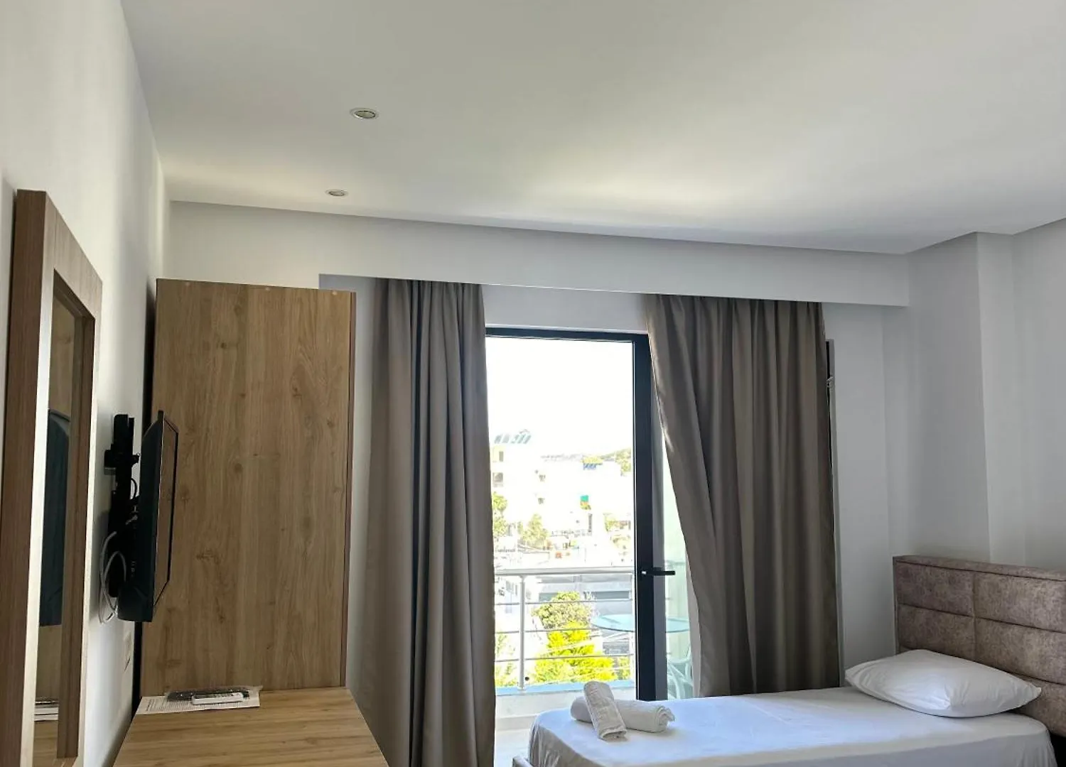 Noa Boutique Hotel Ksamil 4*,