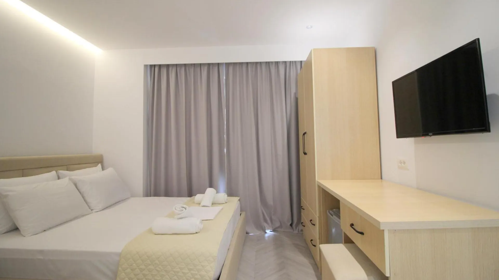 Noa Boutique Hotel Ksamil 4*,